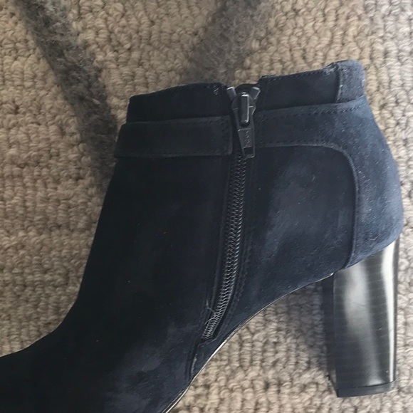 Blue suede booties size 7 - Picture 9 of 12